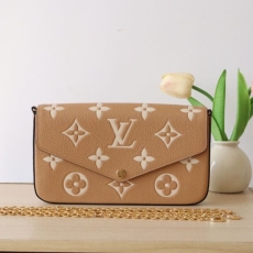 LV Purse